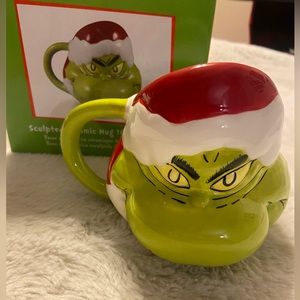 New Dr.Seuss Grinch with Santa hat sculpted ceramic mug 16oz